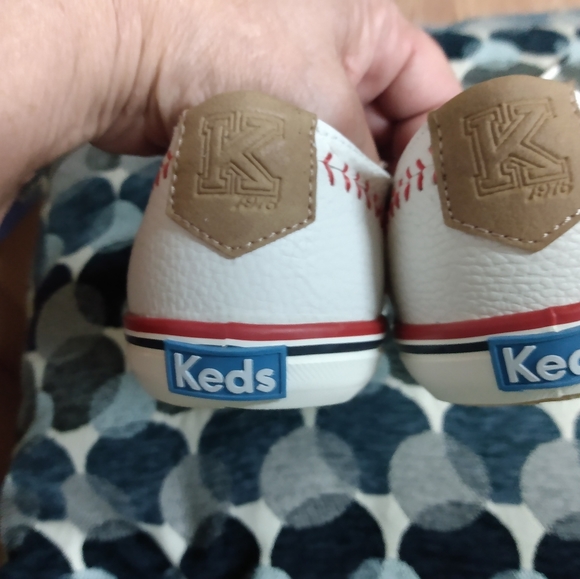 Keds leather shoes ๐๐ never been worn size 7 - Picture 2 of 16